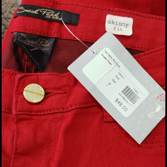 Sneak Peek Skinny Jeans - Picture 3 of 3